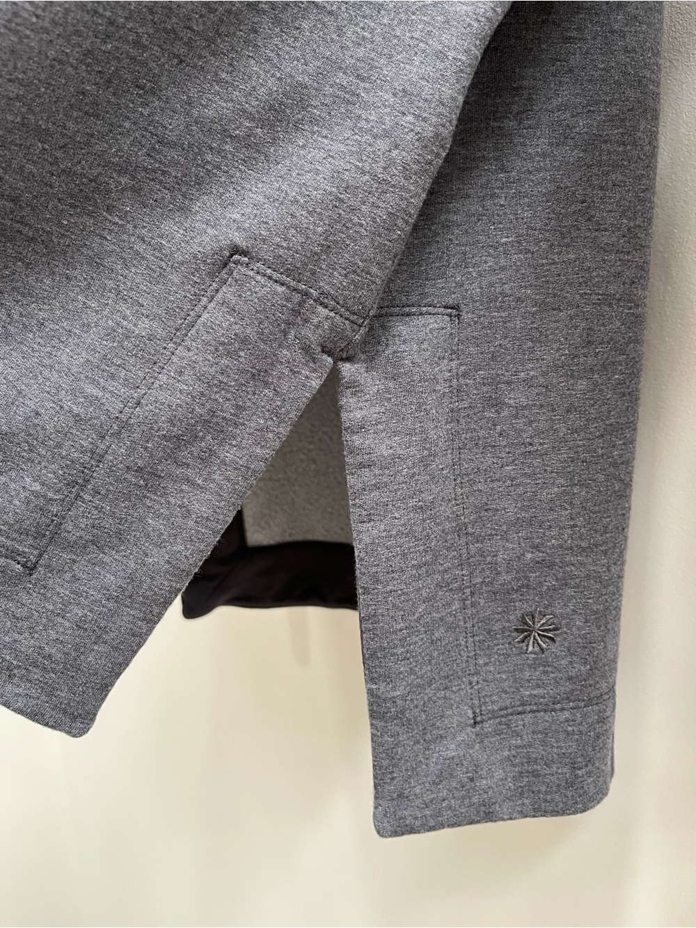 Athleta Coaster Luxe Recover Sweatshirt Heathered Gray Nirvana Fabric Size Small - Picture 8 of 12
